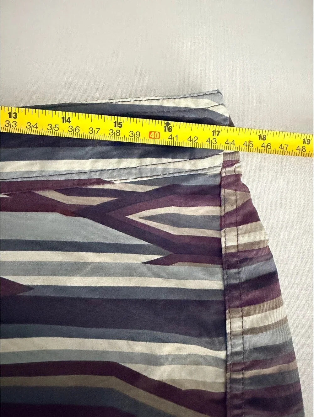 Patagonia Men's 34 Geometric Wavefarer Board Shorts Swim Trunks Surf